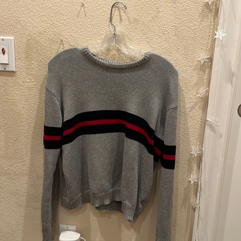 Brandy Melville Pullover Sweater